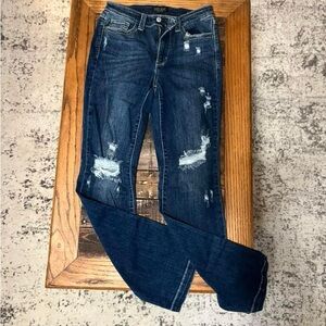 Judy Blue
Size 5|27
Worn twice.